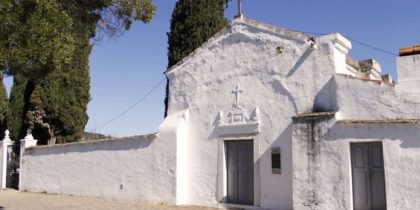 Abertura do procedimento de classificação de âmbito nacional da Ermida de São Brás e Santo Amaro, incluindo o património móvel integrado e parte do muro do cemitério, em Portel.