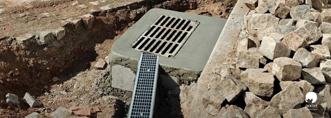 Obra para melhoraria do escoamento de águas pluviais na rua do Grupo Coral de Cantares Regionais...