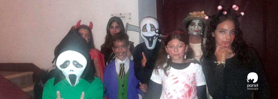 Serão de Halloween direcionada ao publico juvenil na Biblioteca Municipal de Portel