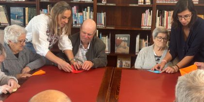 Utentes da ADA visitam a Biblioteca Municipal