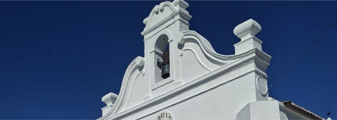 noticia-dentro-igreja-outeiro-2026